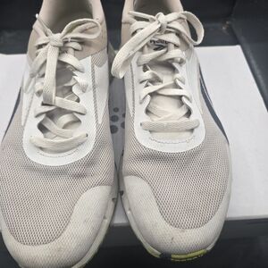Reebok Men's Cream‎ and White Sneakers